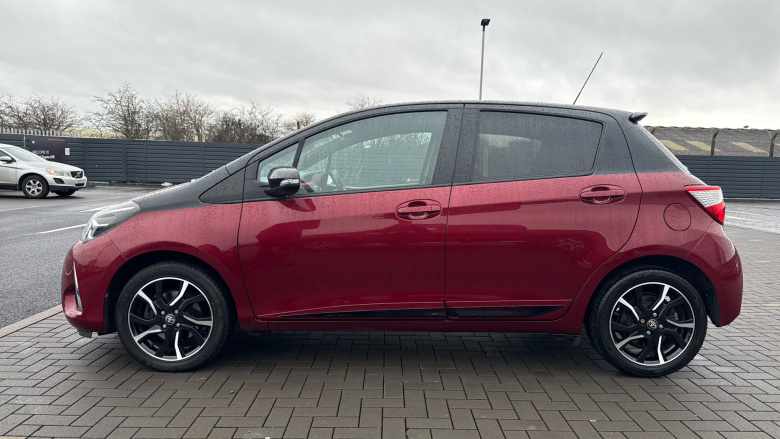 Toyota Yaris 1.5 VVT-i Blue Bi-tone 5dr Petrol Hatchback